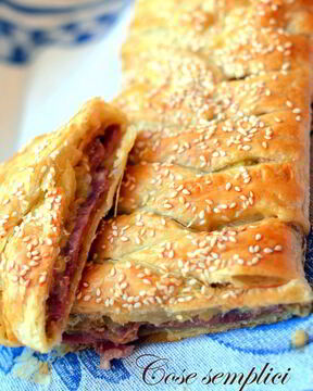 Штрудель с кабачками, ветчиной и сыром