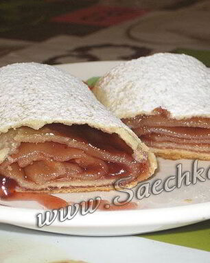 Штрудель с творогом и вишней