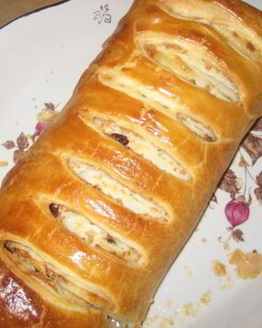 Штрудель с яблоками и изюмом