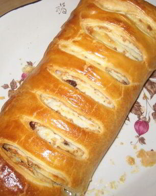 Штрудель с яблоками и изюмом