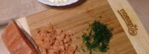 слоеные конвертики с лососем и брынзой. Шаг 3