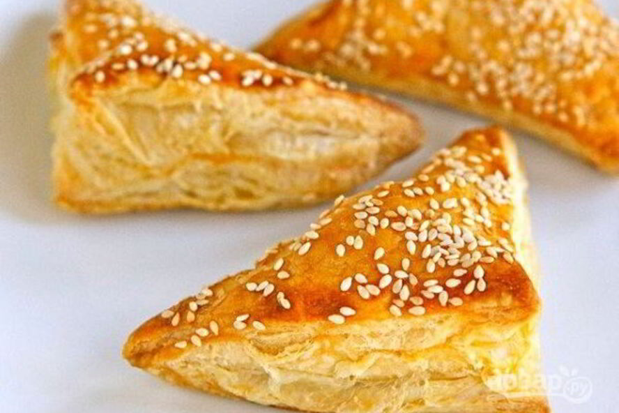Рецепт слоек из бездрожжевого теста с сыром