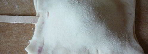 слойки на укус с сыром бри, шелковицей и черносмородиновым джемом. Шаг 9