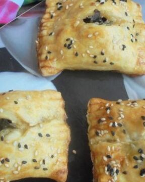 Слойки с сыром и морской капустой