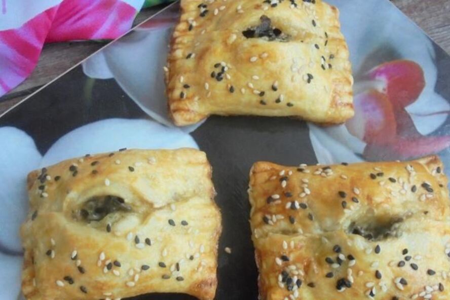 Рецепт слоек с сыром и морской капустой