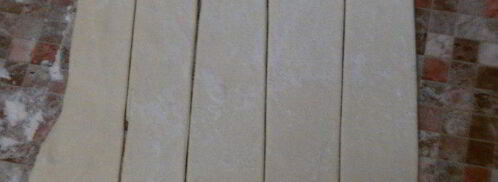 слойки с яблоками розочки. Шаг 3