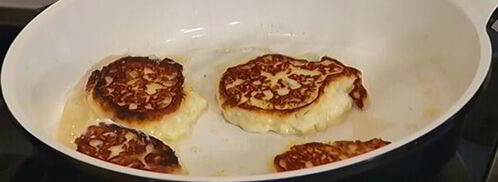 лимонные сырники с соусом из маскарпоне. Шаг 9