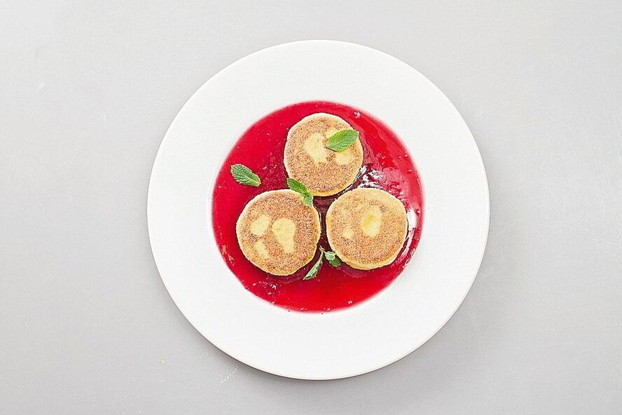 Рецепт сырников с кукурузной мукой и вареньем