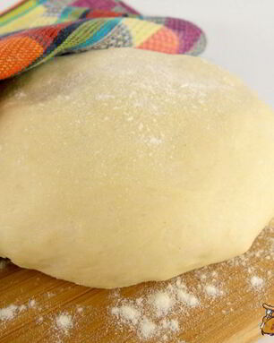 Быстрое дрожжевое тесто для пиццы и лепешек