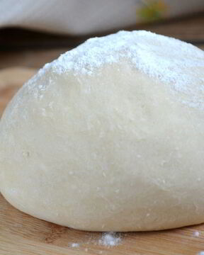 Простое бездрожжевое тесто для пиццы