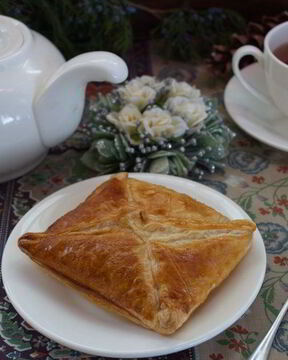 Слоеное бездрожжевое тесто с творогом