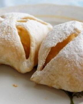 Слоеное тесто с яблоками