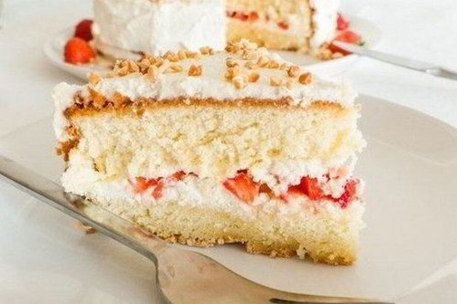 Рецепт апельсинового торта с клубникой и сливками