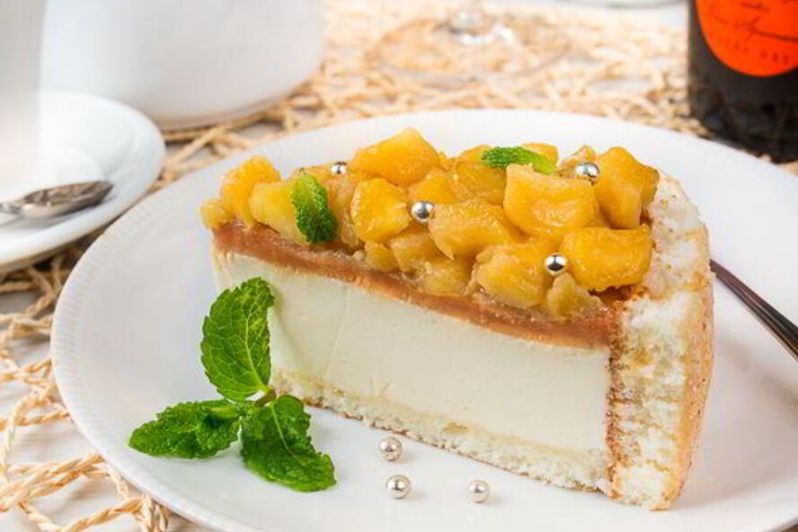 Рецепт йогуртового торта с яблоками и карамелью