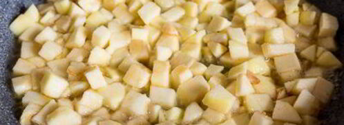 йогуртовый торт с яблоками и карамелью. Шаг 25