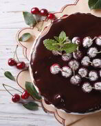 Шоколадно-вишневый торт