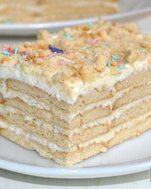 Торт без выпечки из печенья с кремом