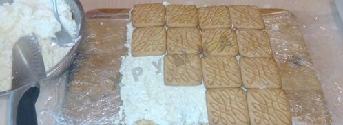 торт творожный домик из печенья с бананом. Шаг 5