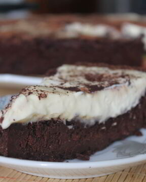 Трюфельный торт с муссом из белого шоколада