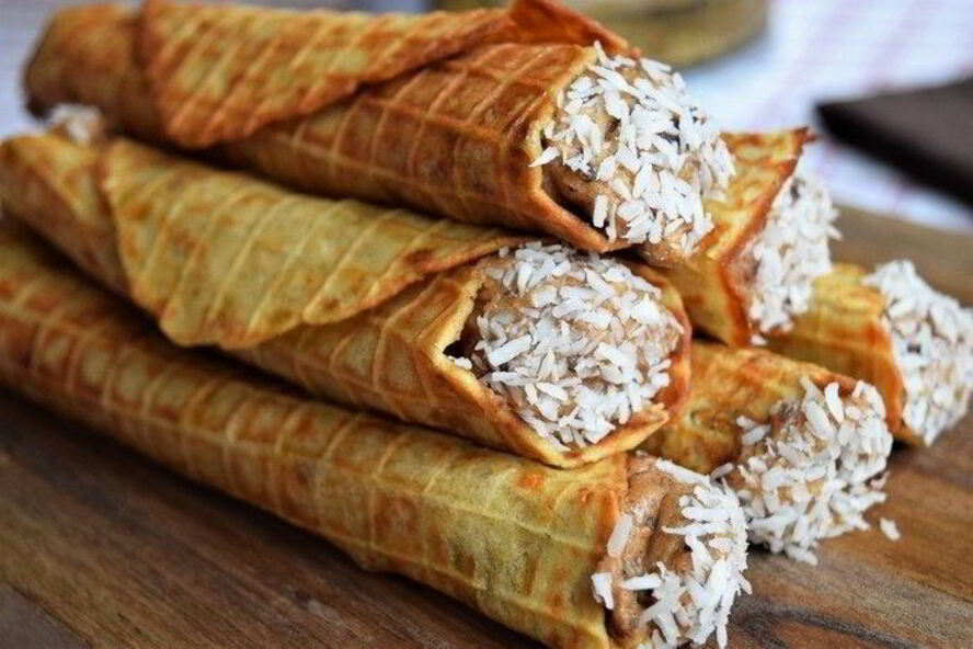 Рецепт банановых вафель с кремом из фиников и орехов