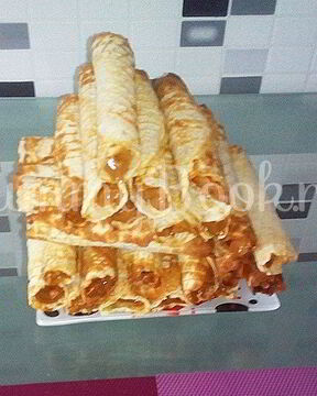 Вафельные трубочки с кремом