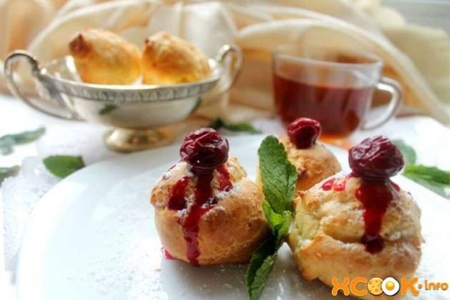 Рецепт домашних профитролей с начинкой из вишен