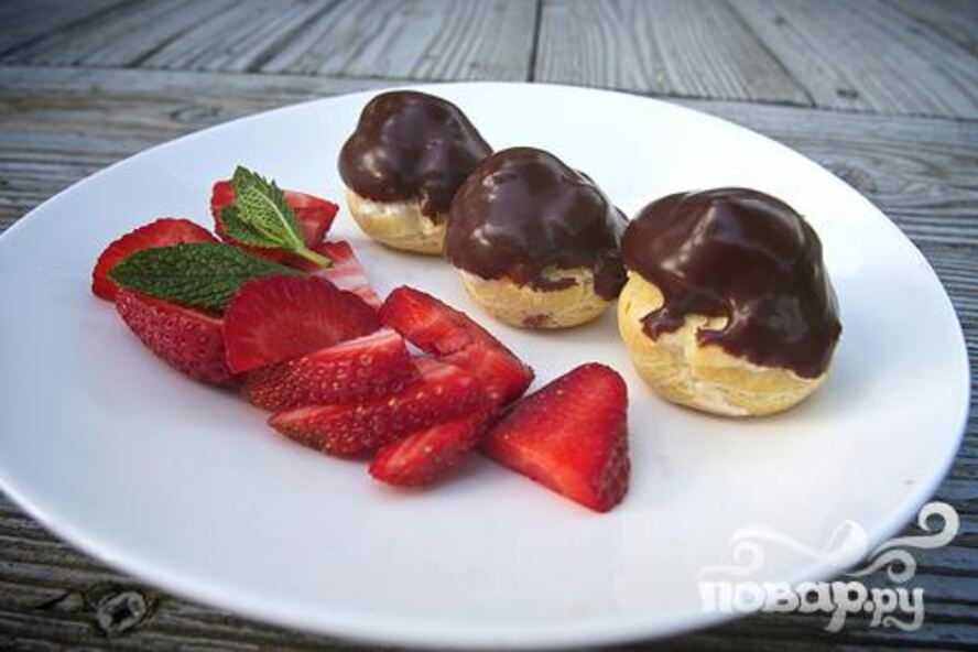 Рецепт профитролей с шоколадным соусом