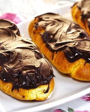 Эклеры из заварного теста с кремом