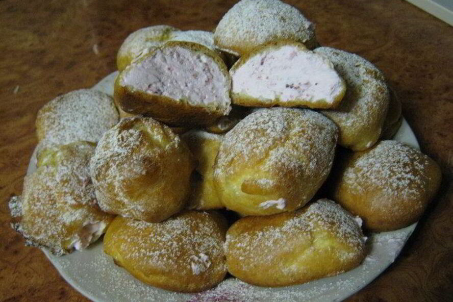 Рецепт эклеров с клубнично-сливочным кремом