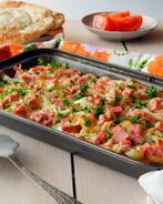 Картофельная запеканка с колбасой