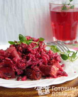 Перлово-свекольная запеканка с колбасками гриль