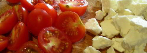 творожный пирог-запеканка с летней зеленью, помидорами черри и фетой. Шаг 7