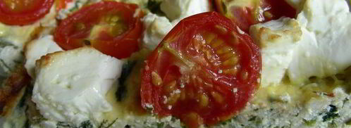 творожный пирог-запеканка с летней зеленью, помидорами черри и фетой. Шаг 9