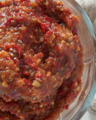 Аджика с орехами