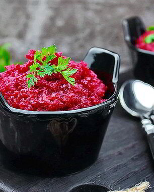 Острая аджика из свеклы на зиму