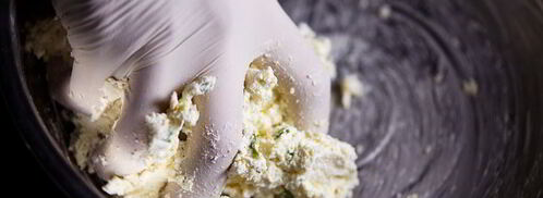 соленые сырники с аджикой. Шаг 8