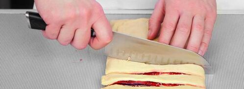 булочки с малиновым джемом. Шаг 6