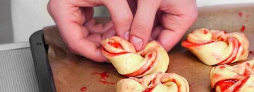 булочки с малиновым джемом. Шаг 7