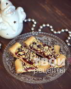 Песочные полоски с джемом и орехами