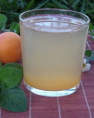 Абрикосовый компот с лимонным соком