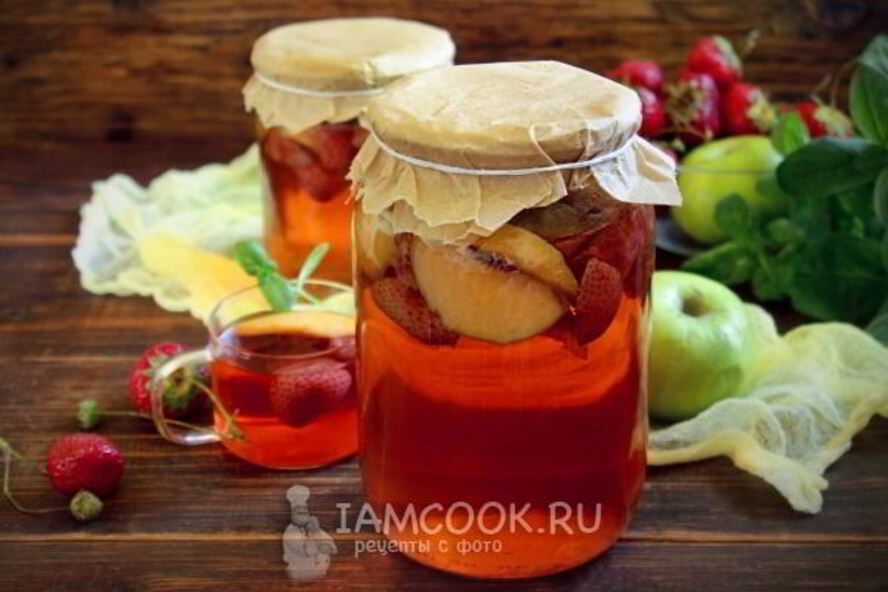 Рецепт компота из клубники и яблок