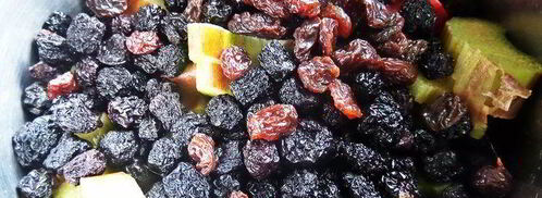 компот из ревеня, черноплодки и изюма. Шаг 7