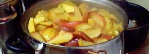 компот из вишни и яблок на зиму. Шаг 3