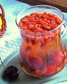 Вишнево-яблочный компот