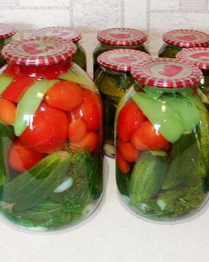 Маринованные огурцы помидоры перец