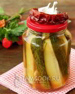Огурцы с кетчупом чили на зиму