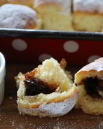 Булочка с повидлом