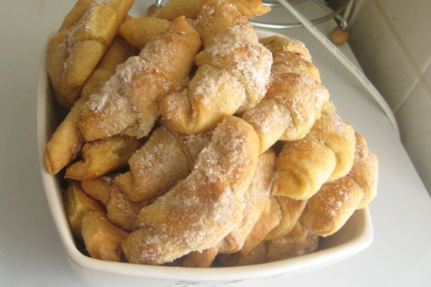 Рецепт рулетиков из творожного теста с повидлом