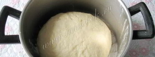 сдобный рулет с повидлом. Шаг 10