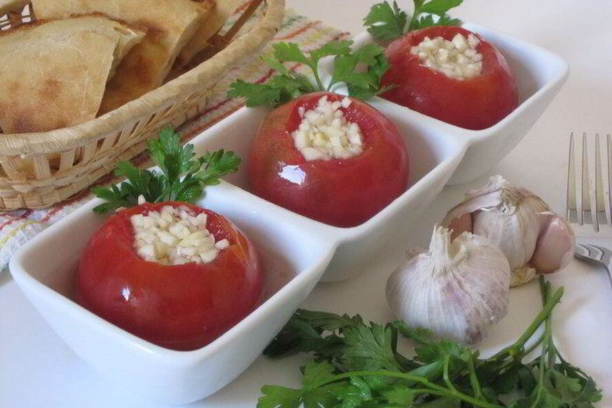 Рецепт малосольных помидоров с чесноком